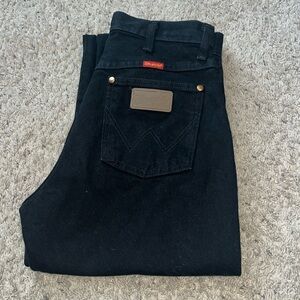 BRAND NEW Women’s Black Cowboy Cut Wrangler Jeans